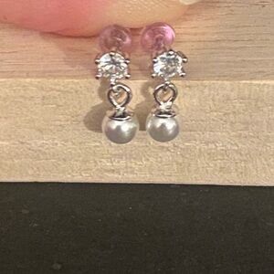 ✨SALE✨
 925 SS CZ Silver Mini Shell Pearl Drop Earrings
